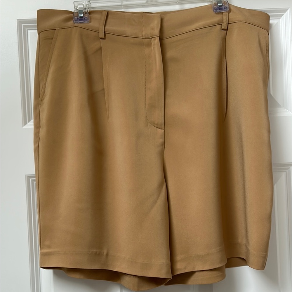 LITA by CIARA Women's Crepe Tan Shorts size 16